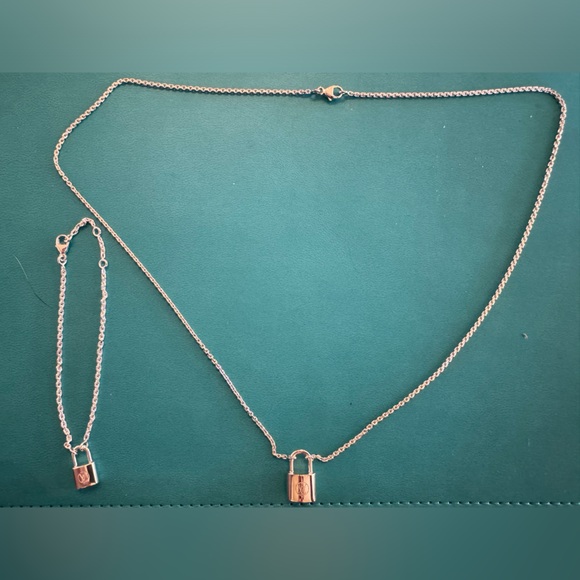 Louis Vuitton Lock Jewelry Set - Picture 2 of 8